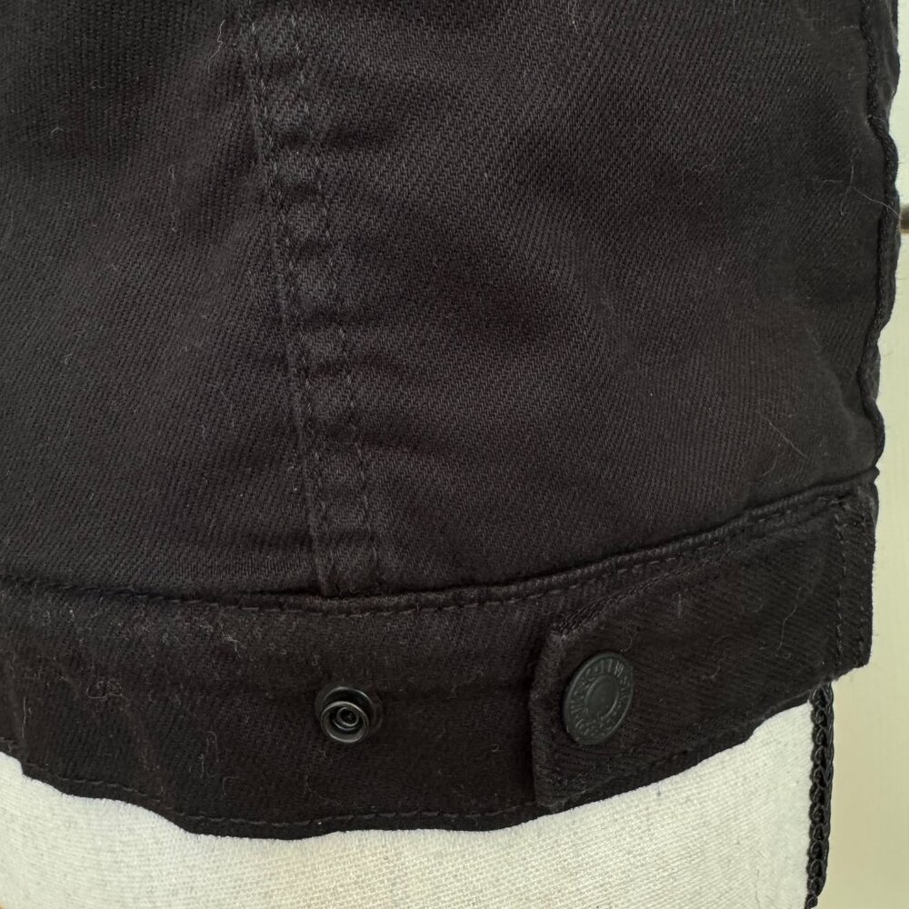 LEVI'S BNWT - Trucker black denim/sherpa jacket - size S - Picture 6 of 9